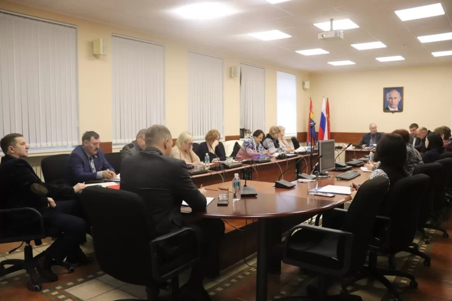 Депутаты выслушали доклад начальника отдела полиции, обсудили деятельность библиотек и домов культуры