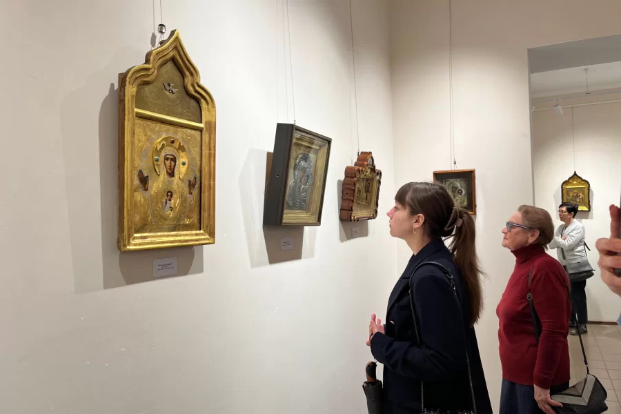 В городском музее открылись выставки икон
