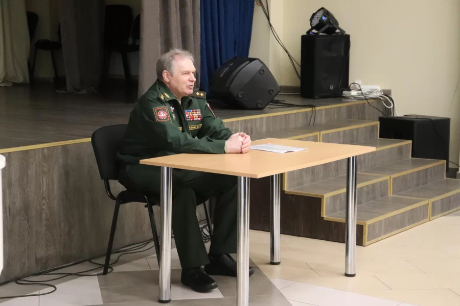 Гусев посетил генерал-лейтенант Владимир Савин