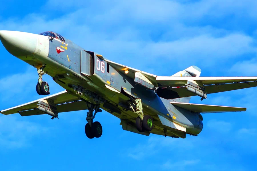 Военные самолёты отрабатывают боевые навыки на востоке Калининградской области
