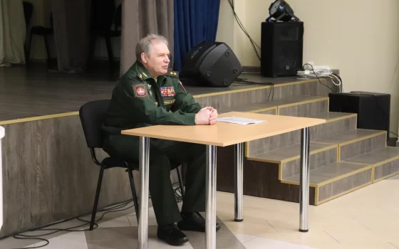 Гусев посетил генерал-лейтенант Владимир Савин