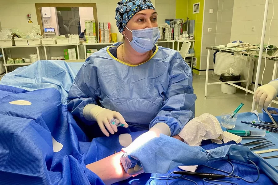 Гусевские специалисты поделились опытом проведения эндоваскулярных операций с коллегами со всей страны