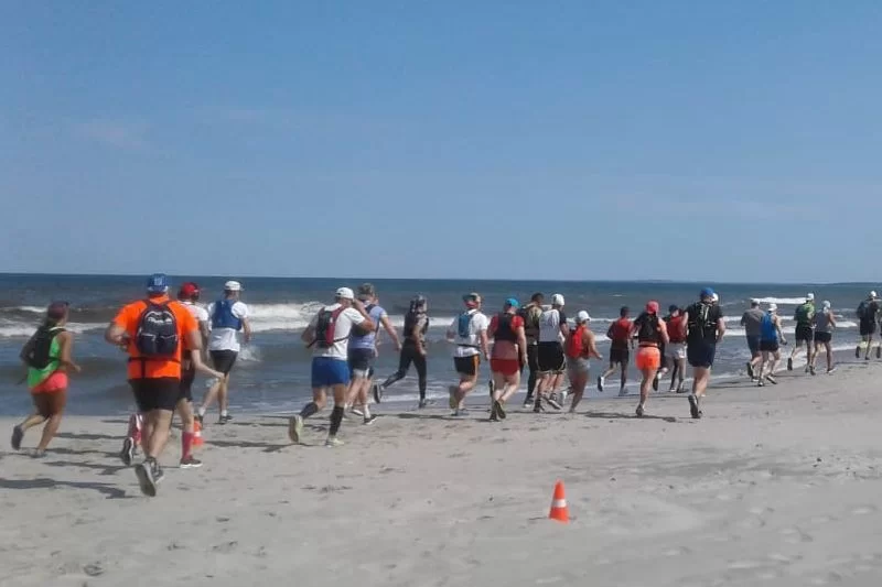Гусевцы приняли участие в Песчаном марафоне на морском побережье