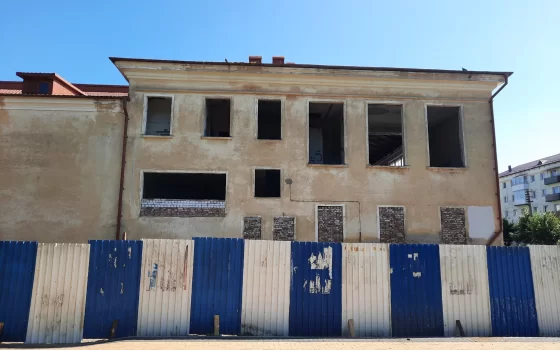 Представитель собственника бывшего кинотеатра «Мир» рассказал о ремонтных работах здания
