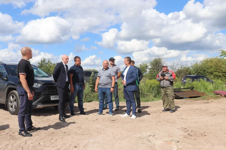 Министр сельского хозяйства осмотрел строящиеся водопровод и канализацию в Фурманово и Приозерном