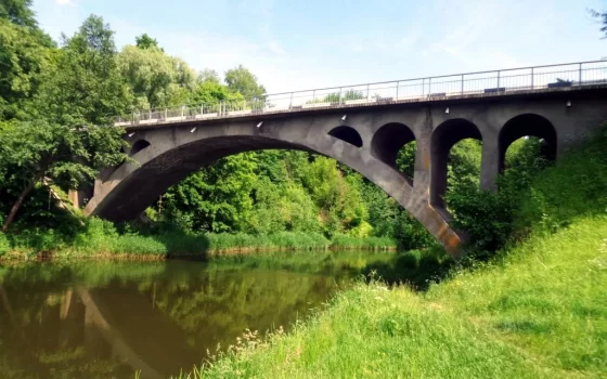 Горбатый мост закрыт на срочный ремонт