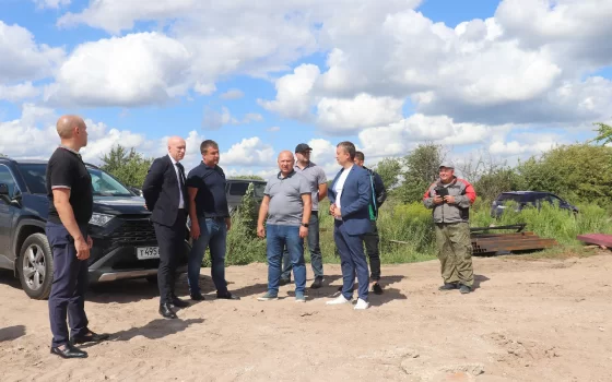 Министр сельского хозяйства осмотрел строящиеся водопровод и канализацию в Фурманово и Приозерном