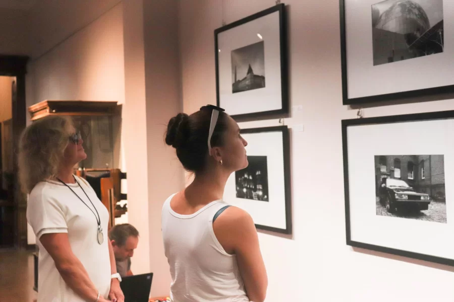 В Гусевском музее открылась выставка черно-белой фотографии