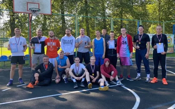 В Гусеве прошли соревнования по баскетболу 3х3 среди трудовых коллективов
