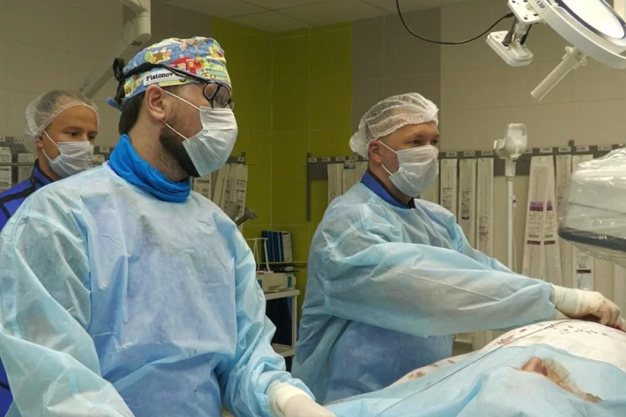 Гусевские эндоваскулярные хирурги провели пять операций по спасению тяжелых пациентов от ампутации