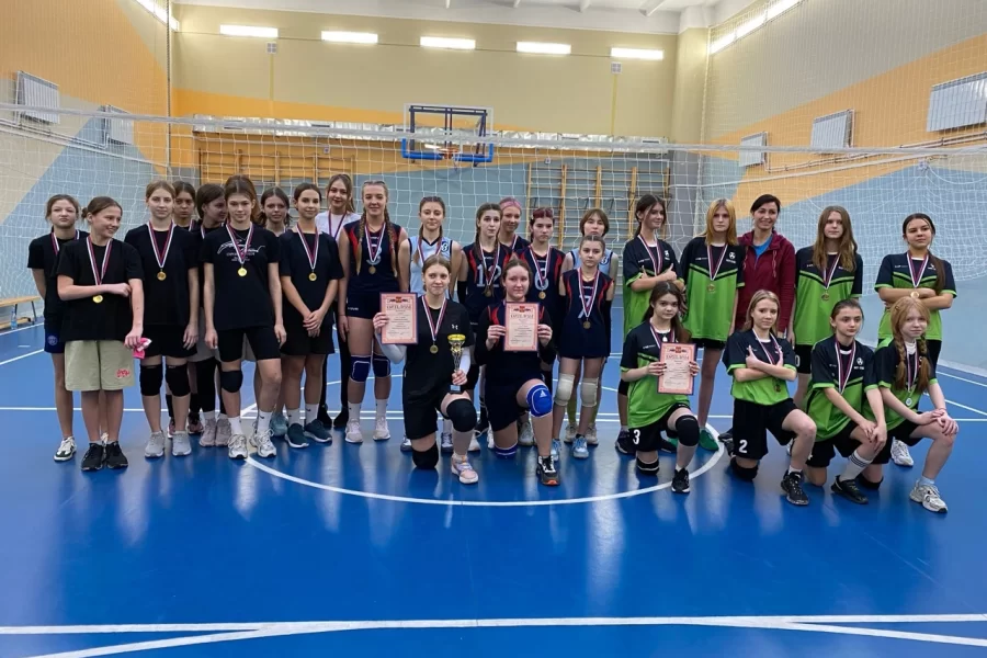 В Гусеве прошёл муниципальный этап областных соревнований по волейболу «Серебряный мяч»