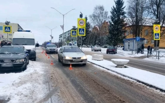 На Московской автомобиль «Пежо» сбил 49-летнего пешехода