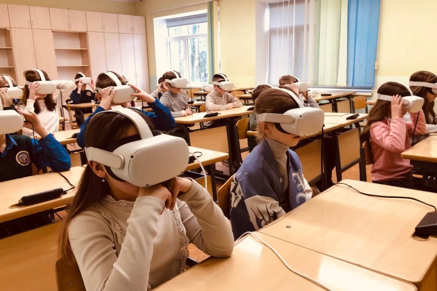 В Гусевской школе проводят уроки в формате виртуальной реальности