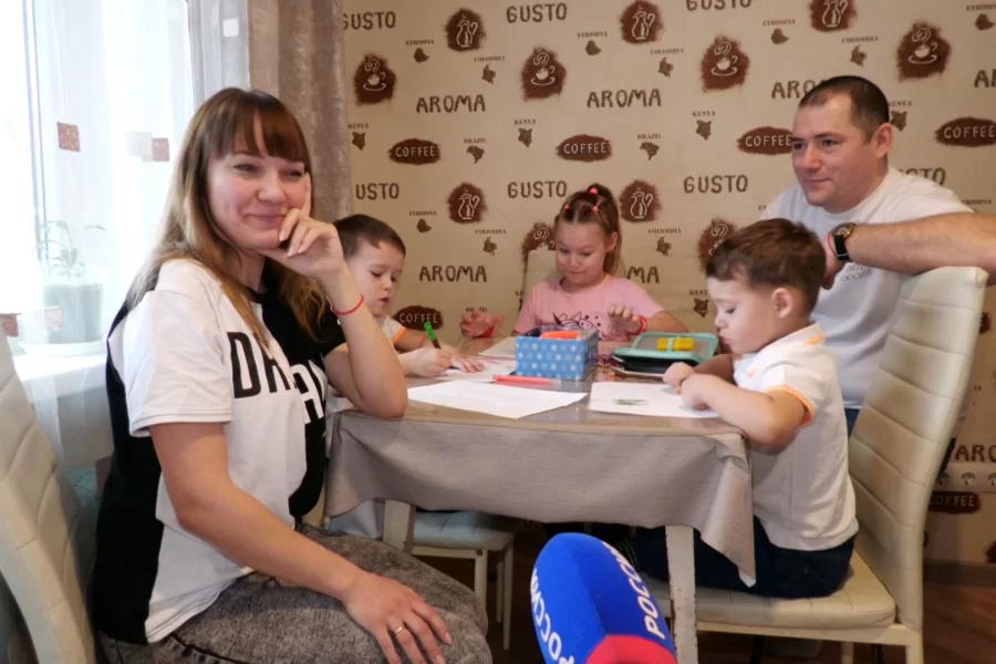 Многодетная семья, которая участвовала во всероссийском форуме на выставке «Россия», делится впечатлениями