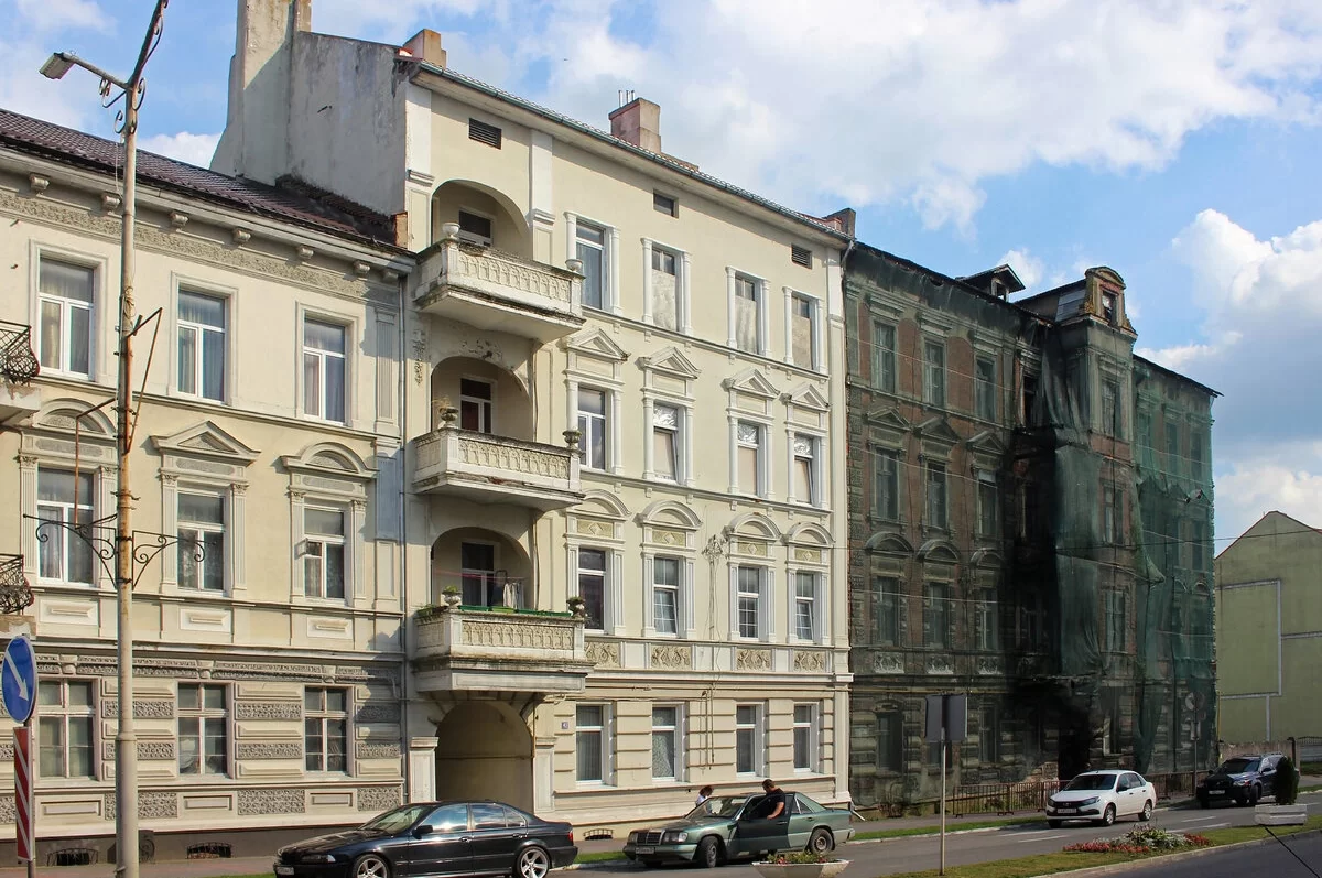 В Гусеве жители дома на Московской две недели задыхались из-за забитой канализации