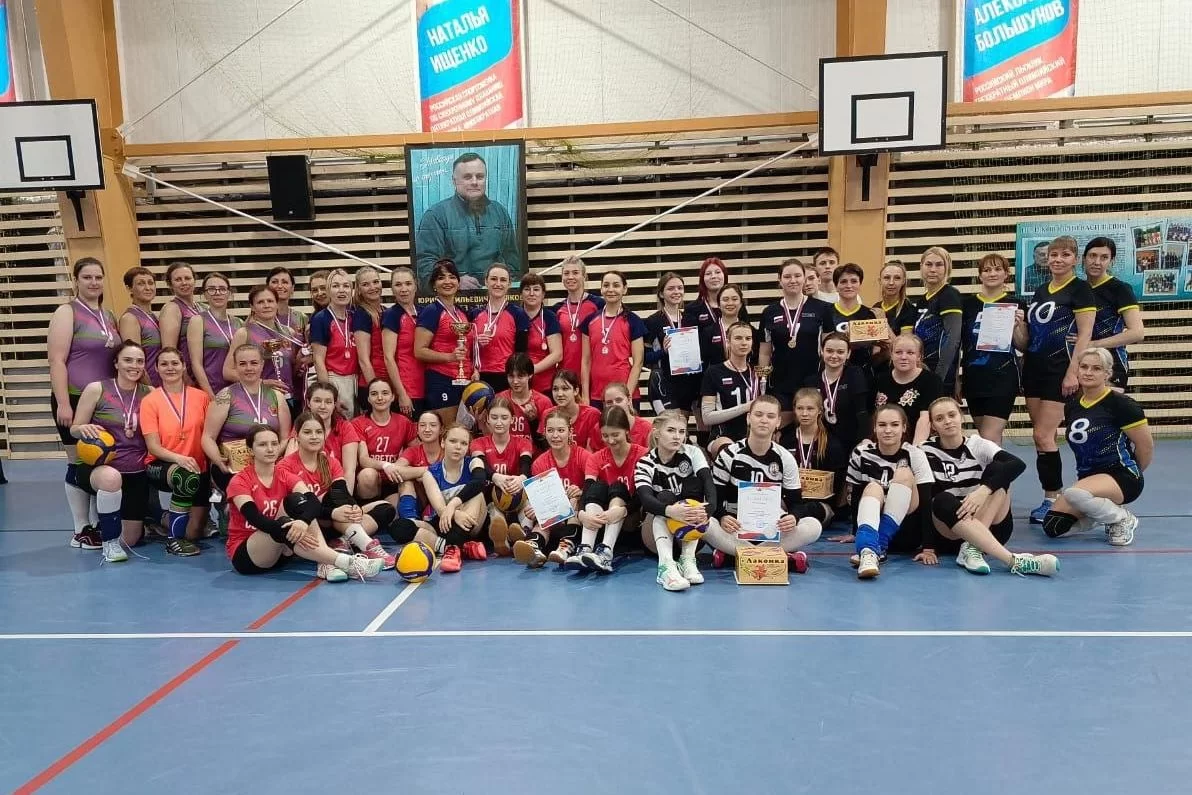 Гусевские команды взяли призовые места на турнире по волейболу в Советске