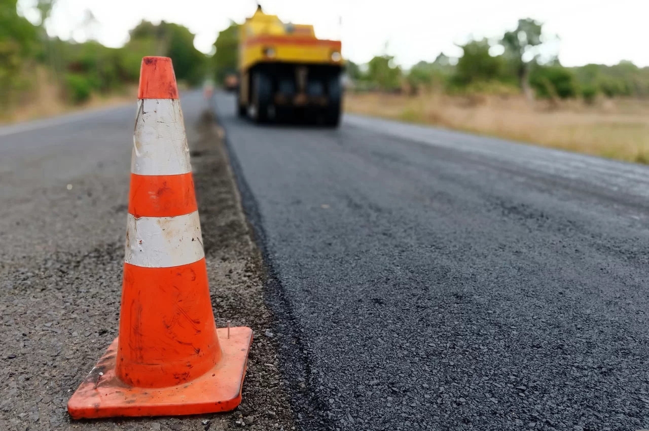 В текущем году на ремонт дорог в Калининском потратят более 33 млн рублей