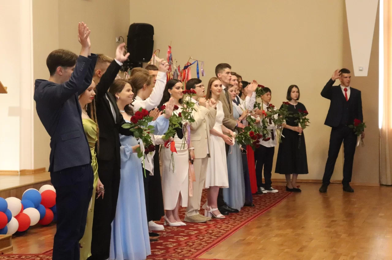 В школах Гусевского округа прошли торжественные церемонии вручения аттестатов