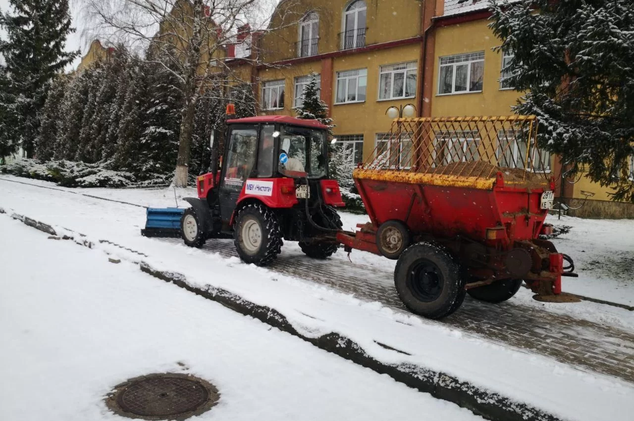 Мокрый снег и нулевая температура создают опасность на дорогах